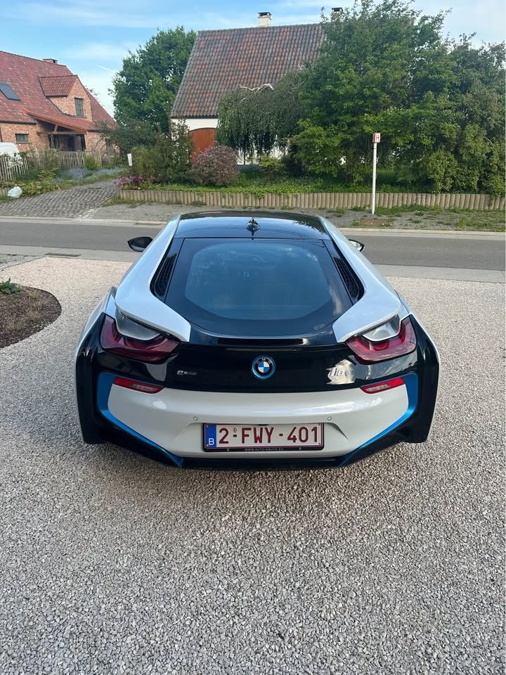 BMW I8 in Nieuwstraat!!!