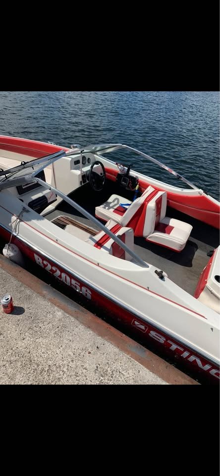 Bateau à moteur
