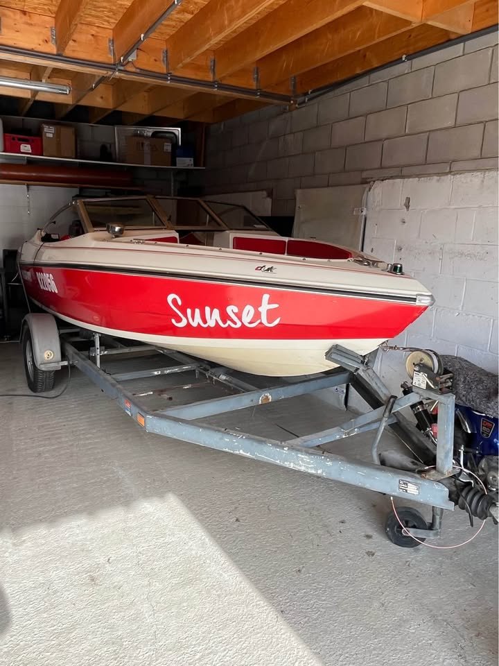 Bateau à moteur
