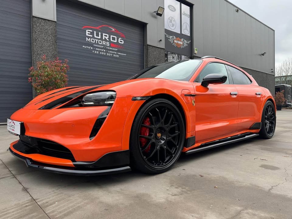 Porsche Taycan cross