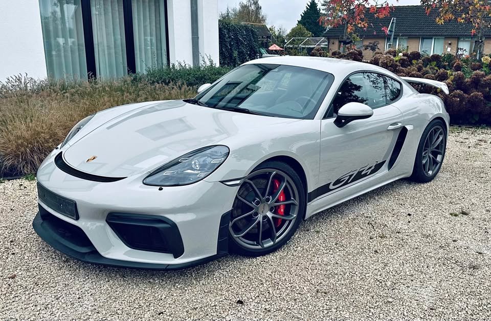 Porsche GT4 49000km