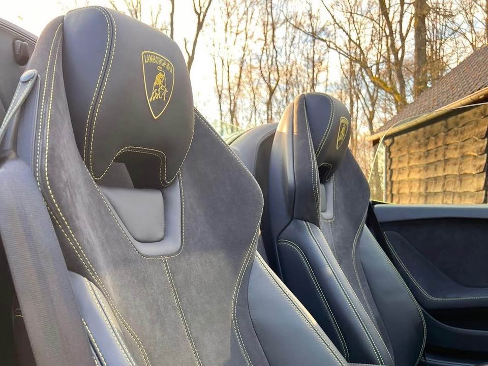 Lamborghini Huracan spyder couleur AD PERSONAM très rare état neuf