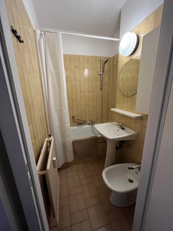 A louer Studio entièrement meublé de 25 m² au centre-ville de Ixelles
