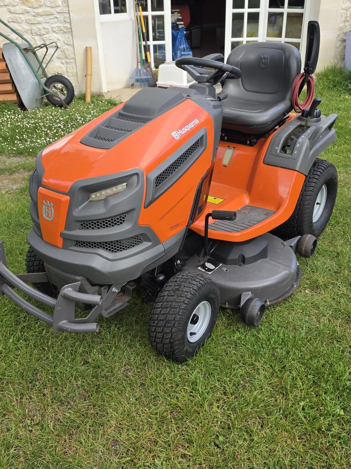 Tracteur tondeuse Husqvarna – très bon état