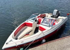 Bateau à moteur