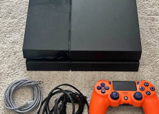 Ps4 à vendre avec manette 500go